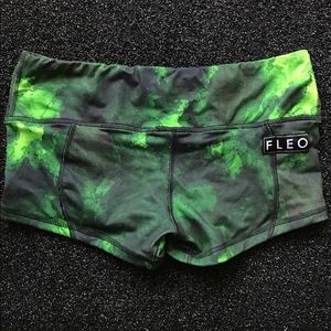 FLEO mutant green shorts sz M low contour